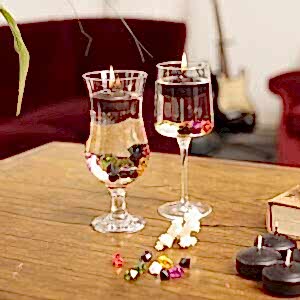 Suyun Üzerindeki Işıltı <br> 9'lu Yüzen Mum